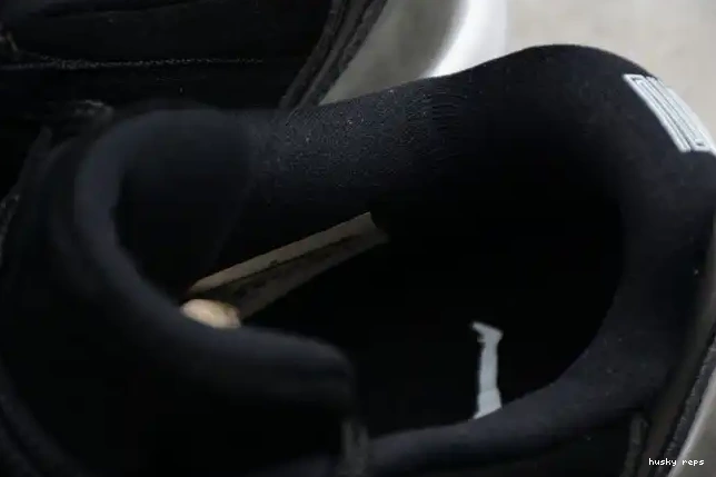 Cheap Husky Jordan Retro 